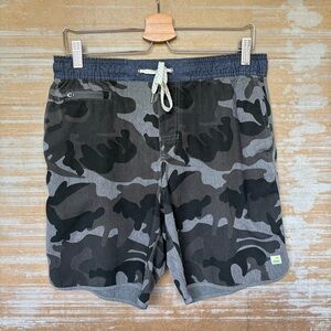 Vuori Banks Shorts 7” Inseam Summer Stretch Green Camo Mens L
